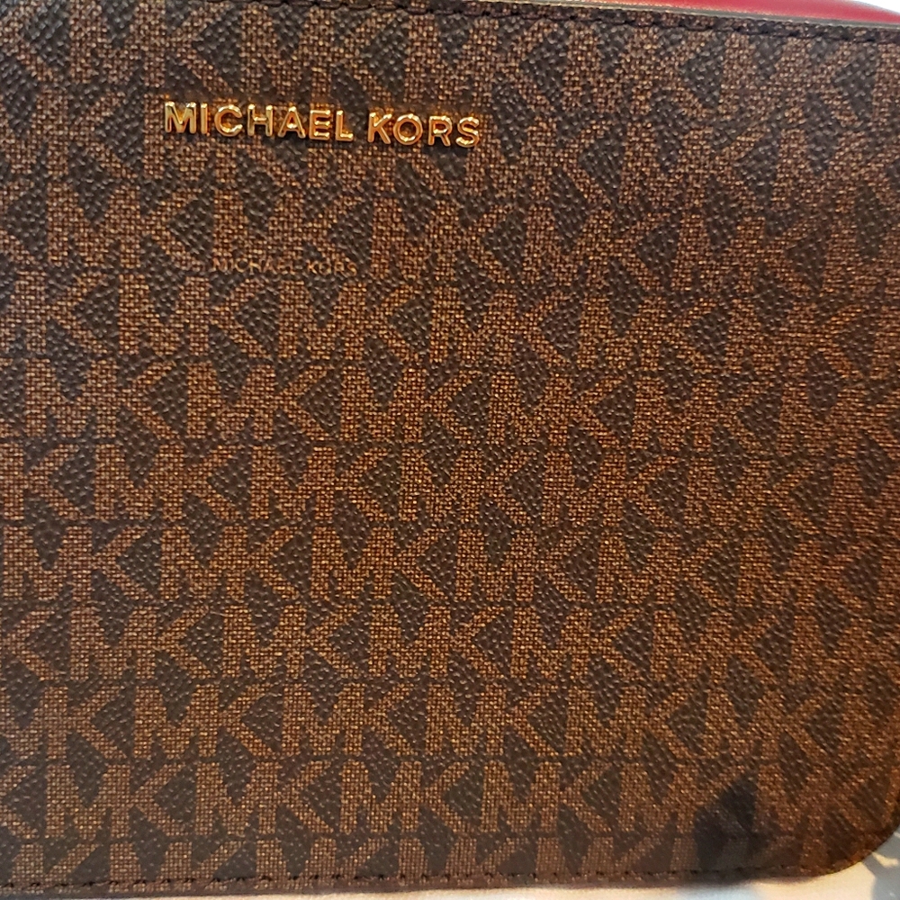 Michael Kors Minister Jettsetter and Wallet